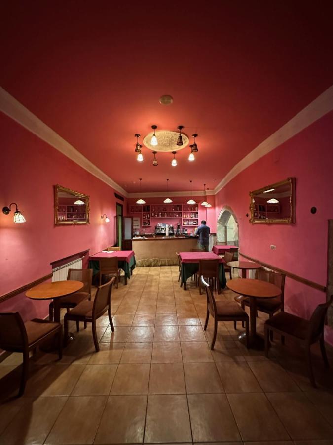 Hotel De La Villa Рубьелос-де-Мора Экстерьер фото